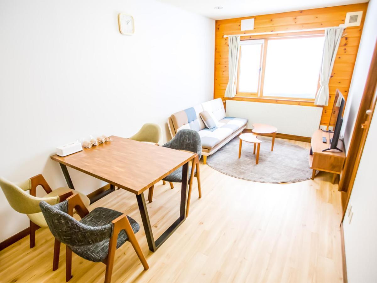 Rusutsu Lodges Pension Lilla Huset Niseko Exteriör bild