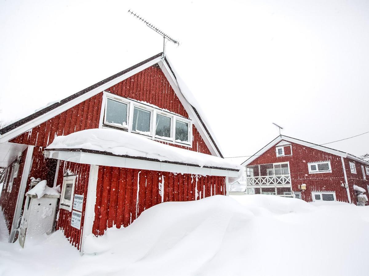 Rusutsu Lodges Pension Lilla Huset Niseko Exteriör bild
