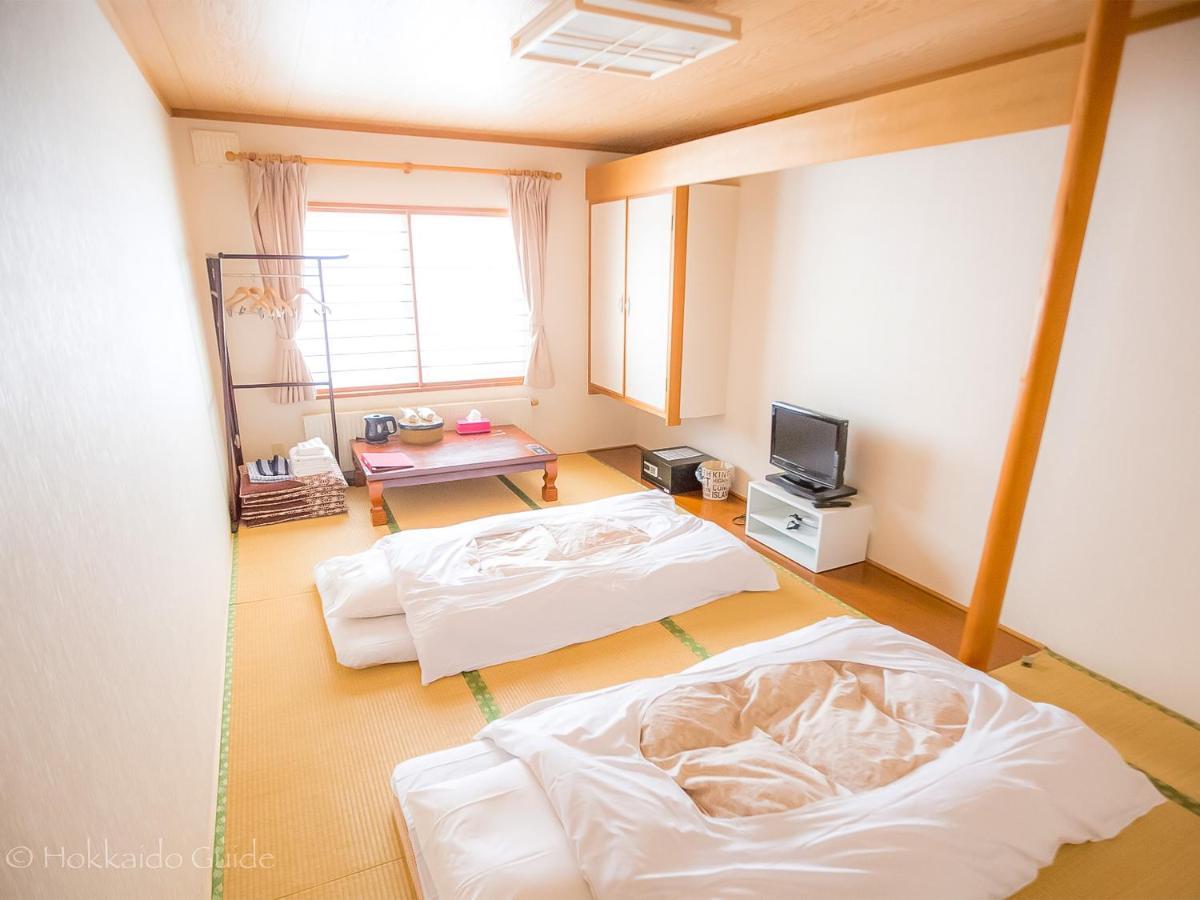 Rusutsu Lodges Pension Lilla Huset Niseko Exteriör bild