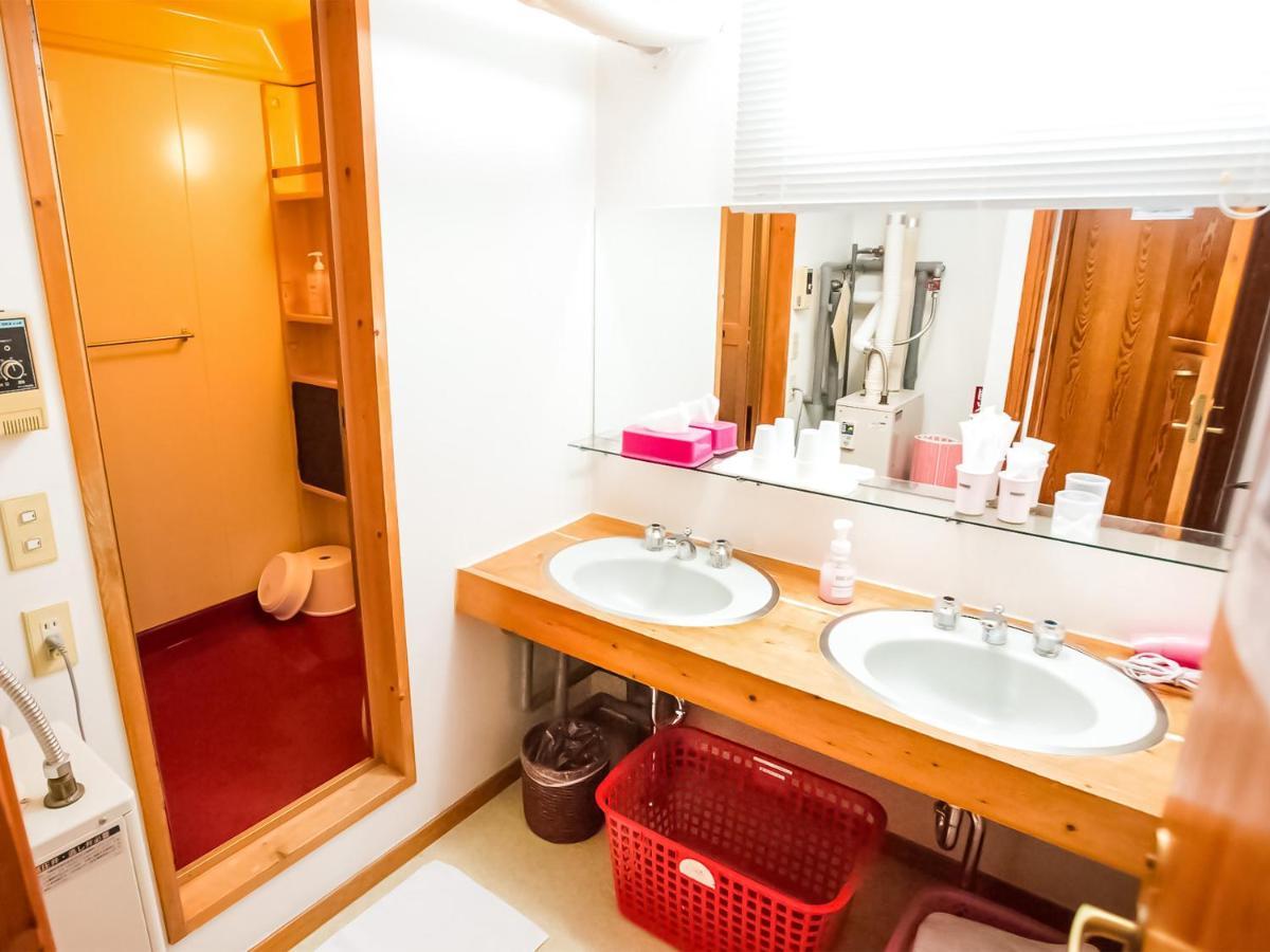 Rusutsu Lodges Pension Lilla Huset Niseko Exteriör bild