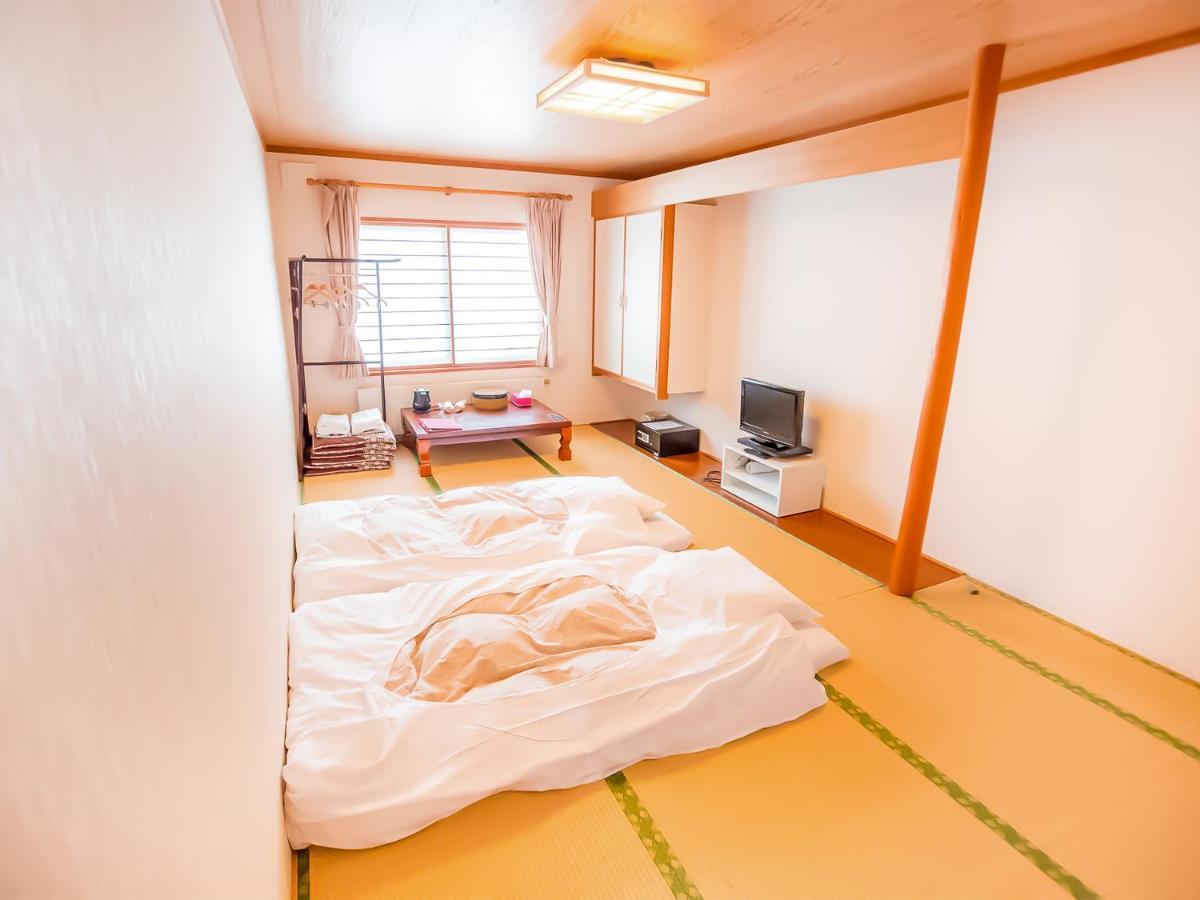 Rusutsu Lodges Pension Lilla Huset Niseko Exteriör bild