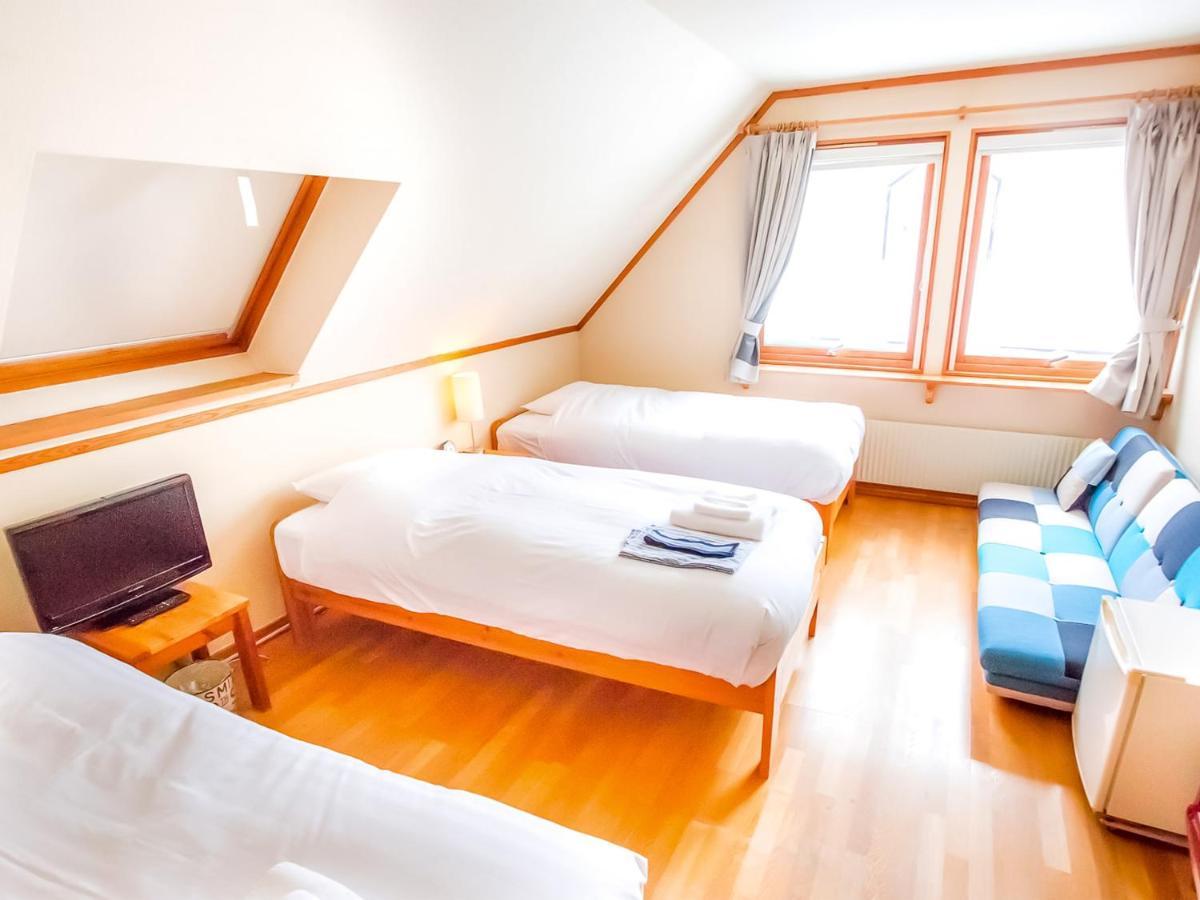 Rusutsu Lodges Pension Lilla Huset Niseko Exteriör bild