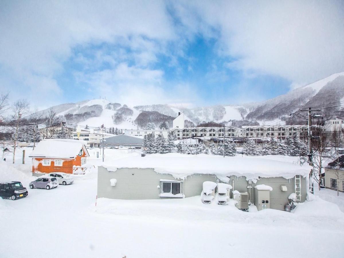 Rusutsu Lodges Pension Lilla Huset Niseko Exteriör bild