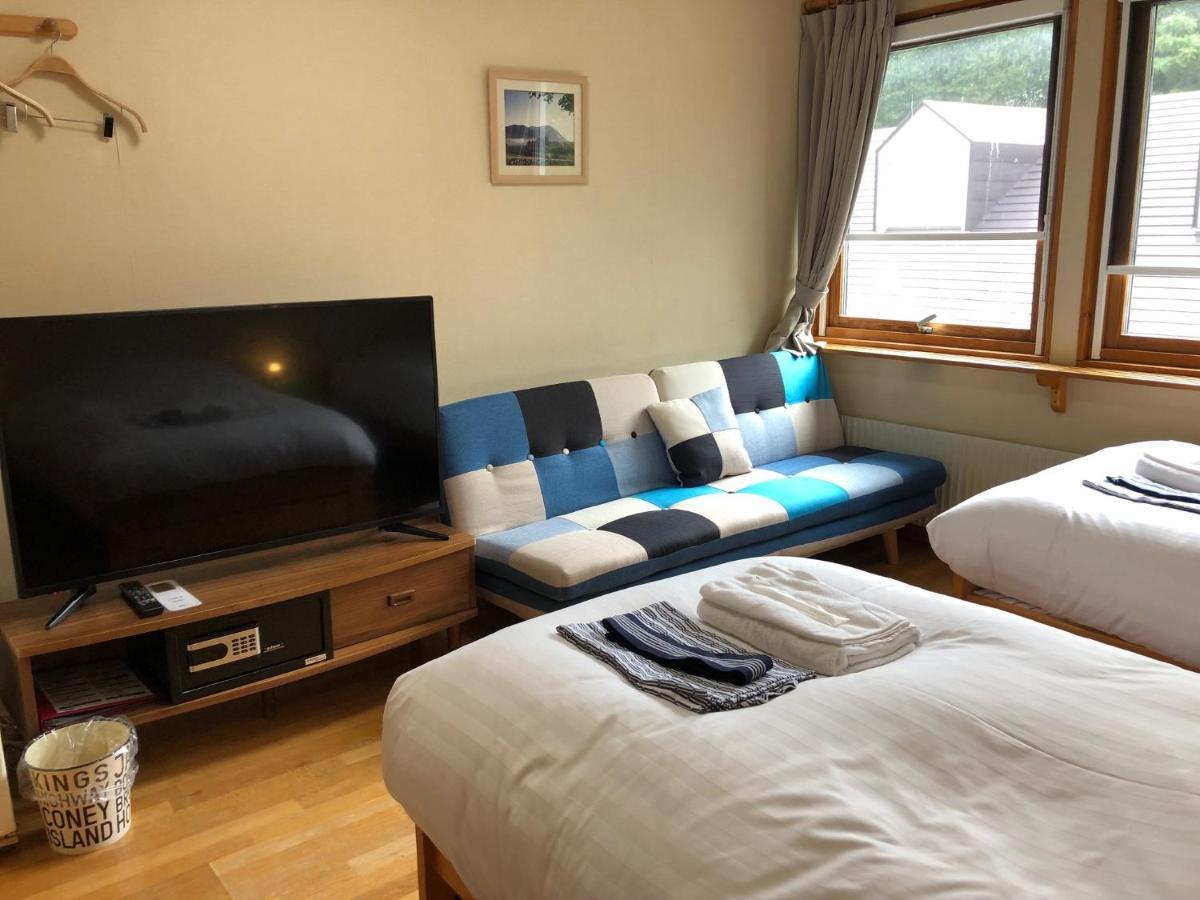 Rusutsu Lodges Pension Lilla Huset Niseko Exteriör bild
